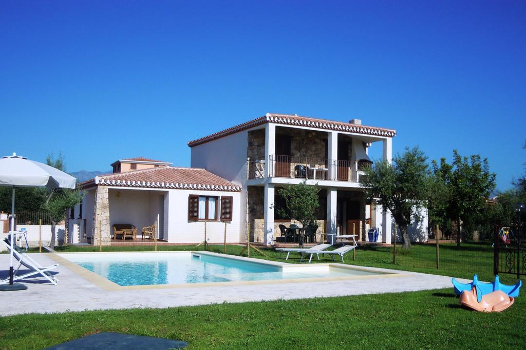 Oleandro Lotzorai Exterior foto